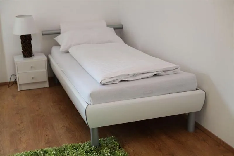 Apartment Mandlgasse Vienna Hotel